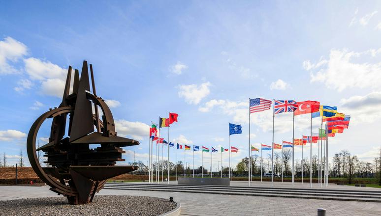 32-flags-NATO-monument